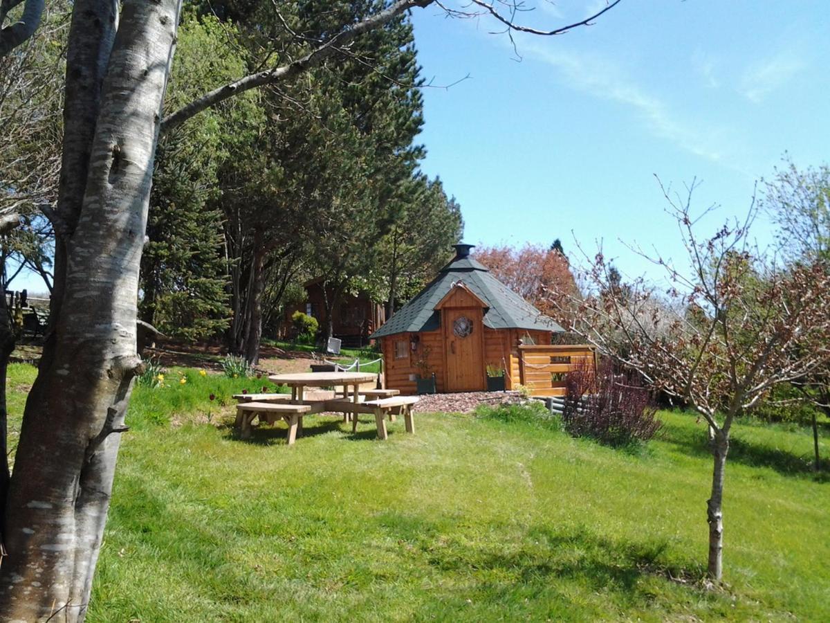 Tudor Lodge With Pool & Bbq Cabin Ліскард Екстер'єр фото